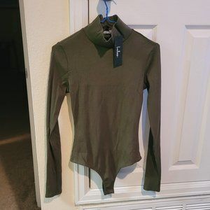 Brand New Lulus Wilde Olive Green Ribbed Long Sleeve Mock Neck Bodysuit, Size XS